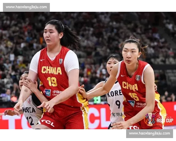 中国女篮对决美国女篮，硬碰硬的国际赛场激情与挑战揭秘